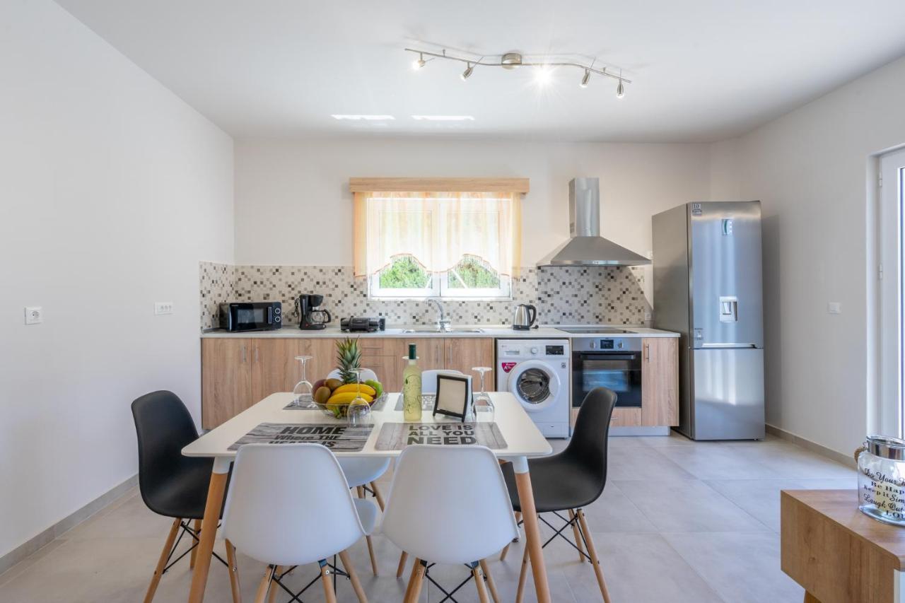 Apartment Massimo Lalyssos Eksteriør billede